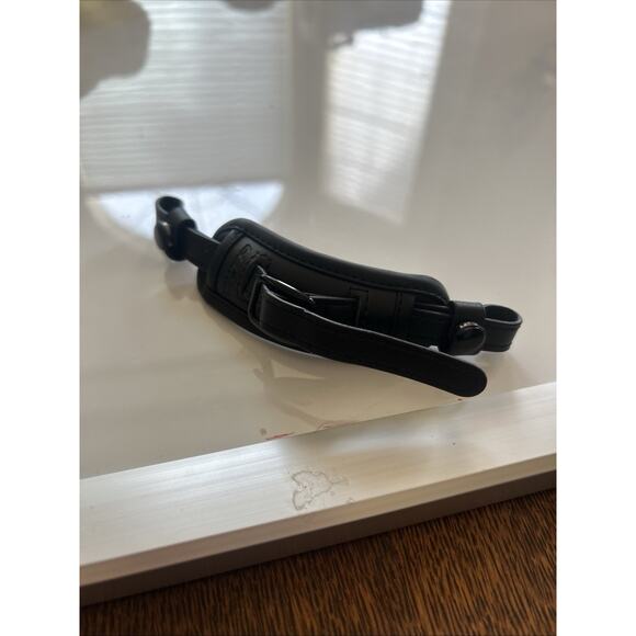 TILTA TA-RAH-WS Right Hand Wrist Strap for LUMIX GH7, New, Durable, Adjustable - Picture 2 of 5